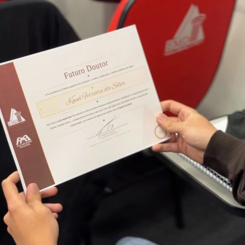 Escola Mineira de Direito homenageia alunos no Dia do Estudante de Direito