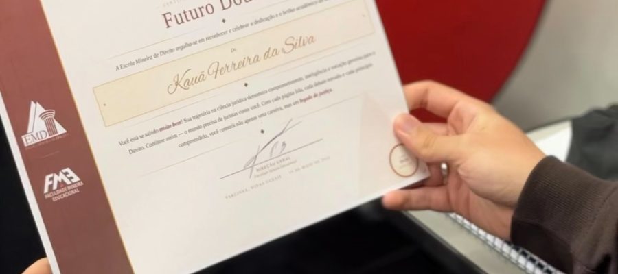 Escola Mineira de Direito homenageia alunos no Dia do Estudante de Direito