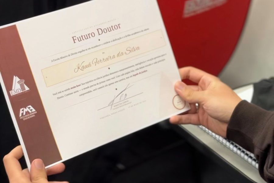 Escola Mineira de Direito homenageia alunos no Dia do Estudante de Direito